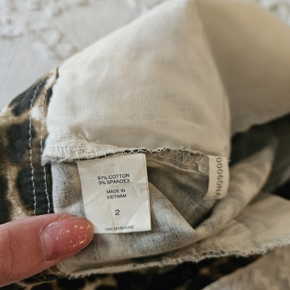 NY&C Mini Cheetah Shorts Size 2 - Picture 4 of 9